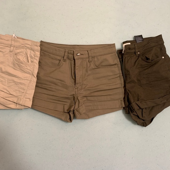 Green Shorts FINAL PRICE - Picture 8 of 8